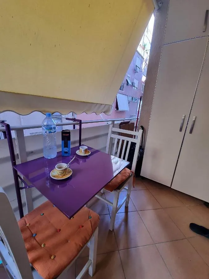 Liqeni Thate, Tirane Apartment