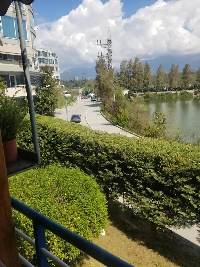 Liqeni Thate, Tirane Apartment Tirana